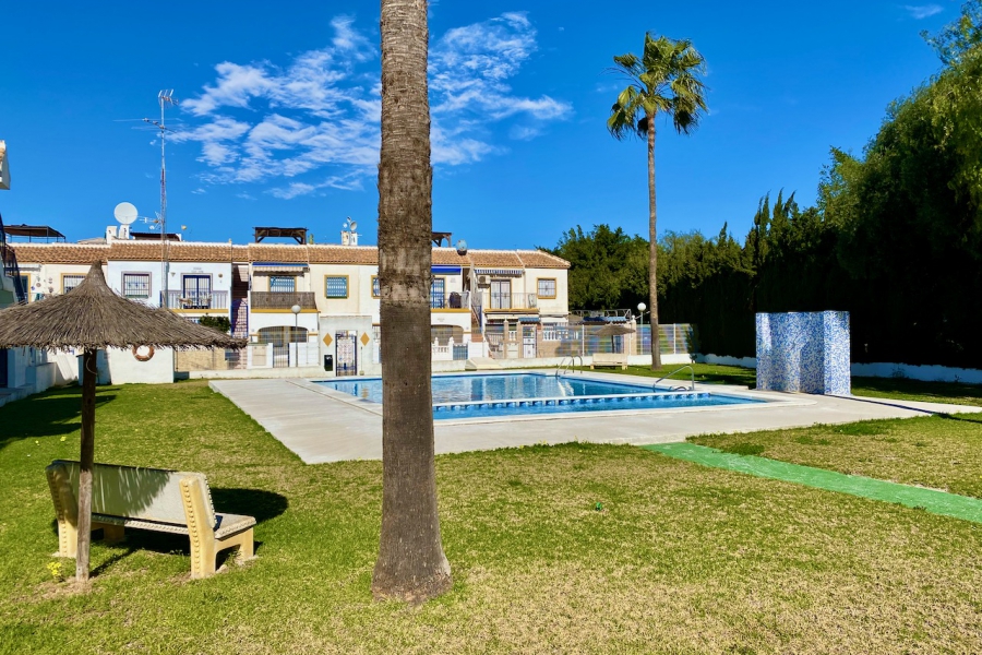 Resale - Apartment/Bungalow - Torrevieja  - Jardín del Mar