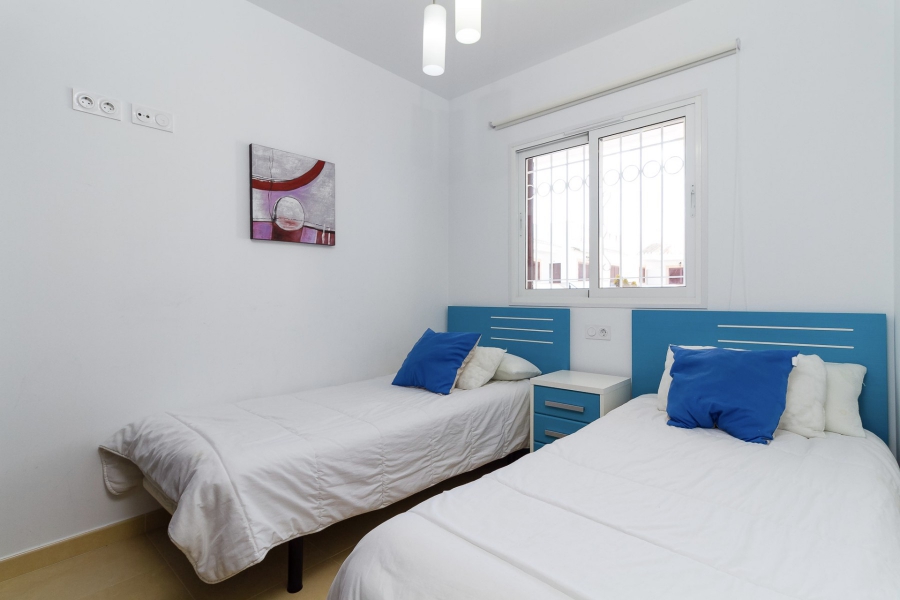 Resale - Lägenhet / Bungalow  - Torrevieja  - Azul Beach