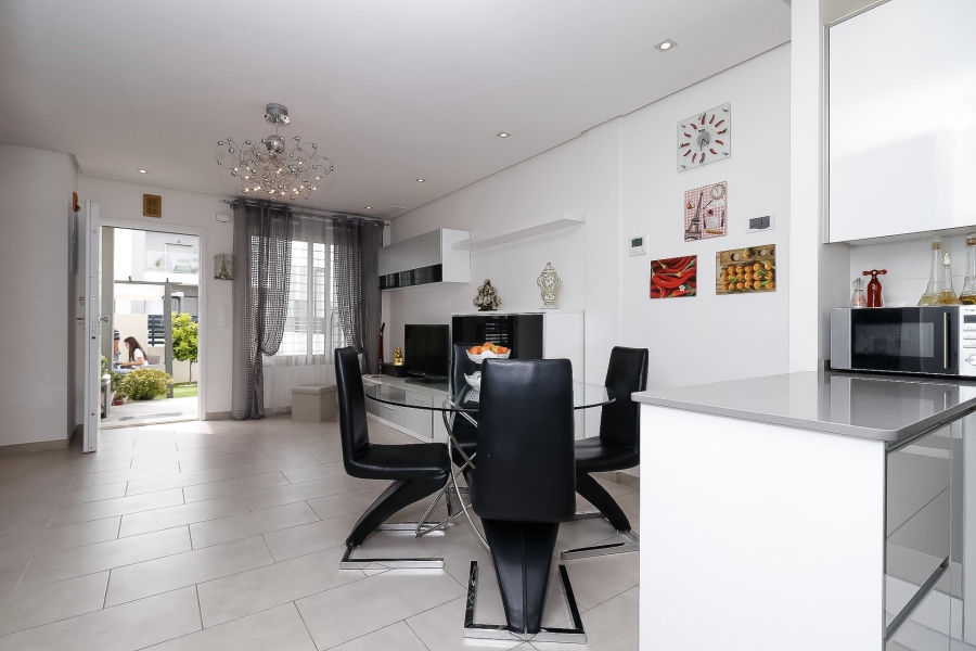 Resale - Duplex / Adosado - Torrevieja  - Aguas Nuevas