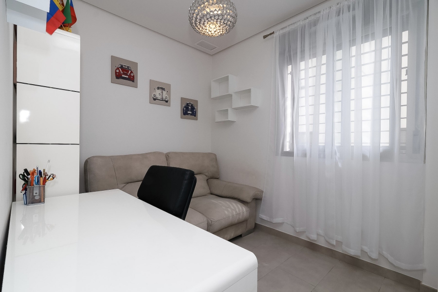 Resale - Duplex / Adosado - Torrevieja  - Aguas Nuevas