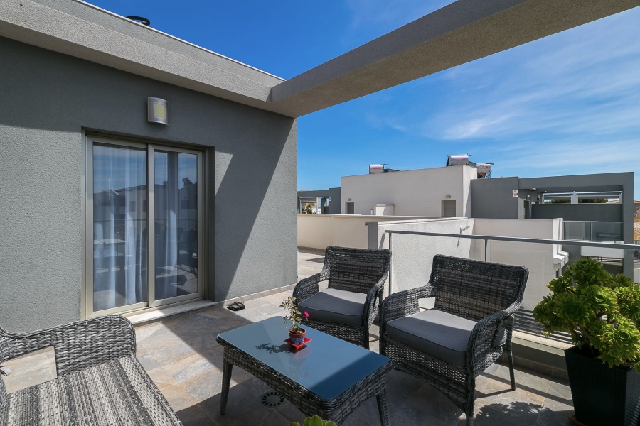 Resale - Duplex / Adosado - Torrevieja  - Aguas Nuevas