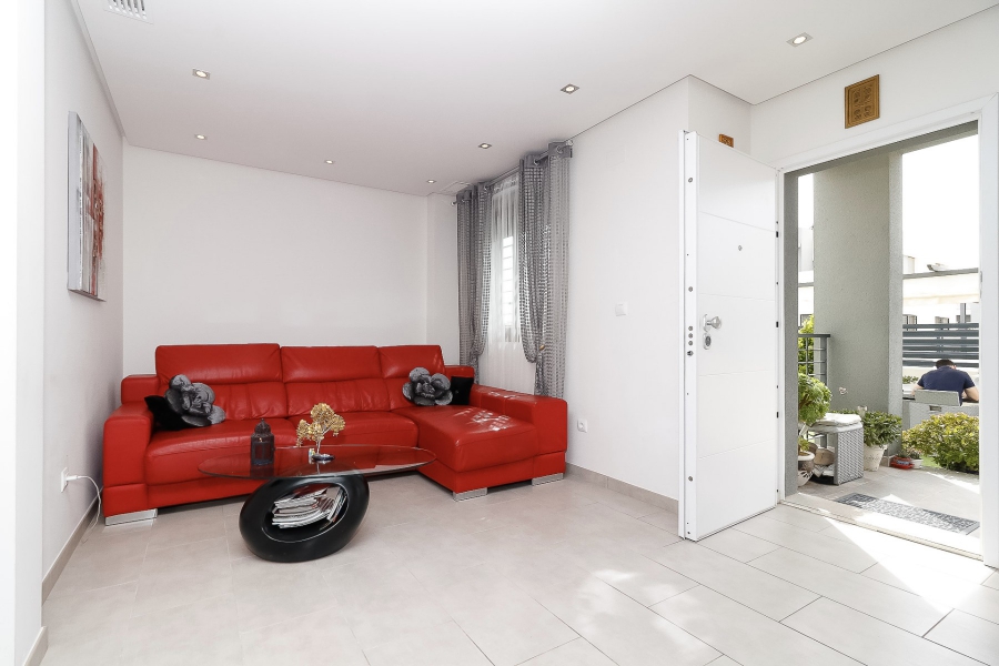 Resale - Duplex / Adosado - Torrevieja  - Aguas Nuevas