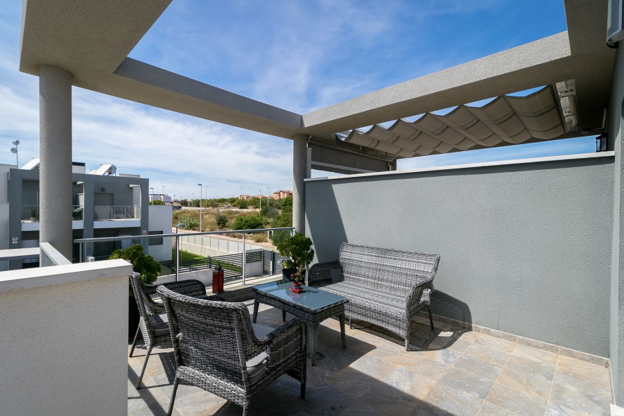 Resale - Duplex / Adosado - Torrevieja  - Aguas Nuevas