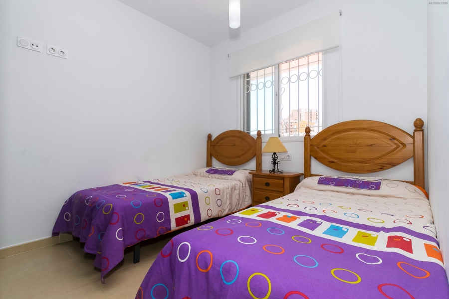 Resale - Lägenhet / Bungalow  - Torrevieja  - Azul Beach