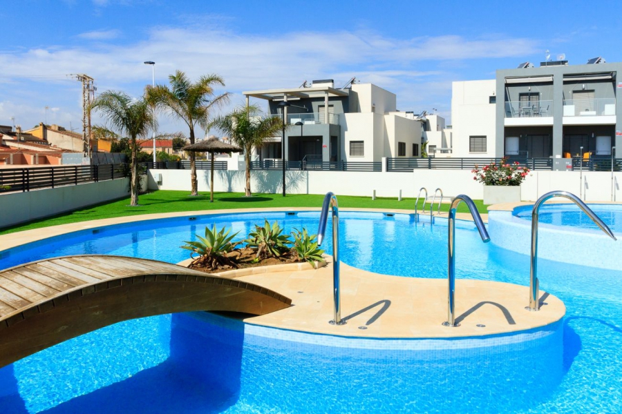 Resale - Duplex / Adosado - Torrevieja  - Aguas Nuevas
