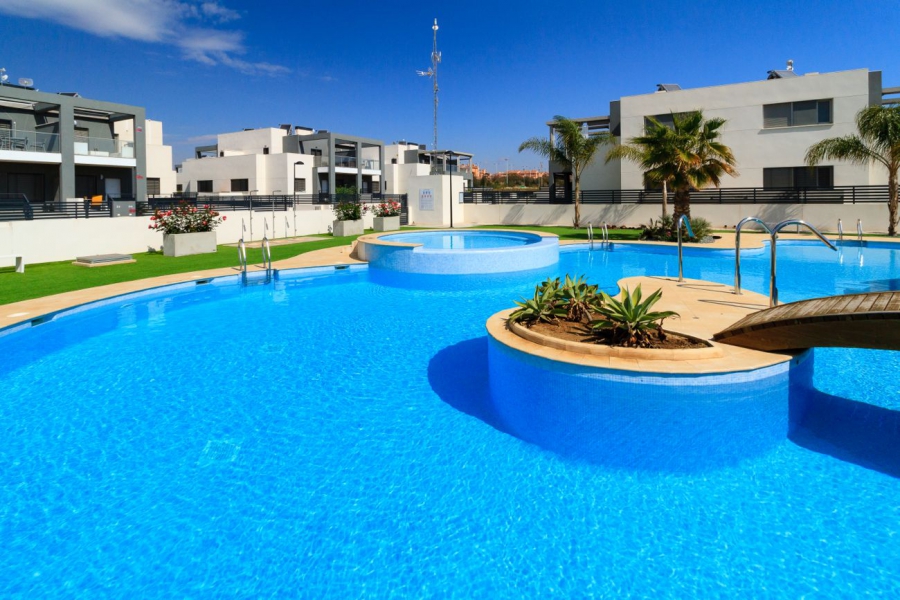 Resale - Duplex / Adosado - Torrevieja  - Aguas Nuevas