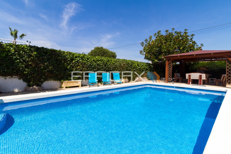 Resale - Villa - Torrevieja  - San Luis