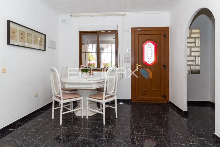 Resale - Villa - Torrevieja  - San Luis