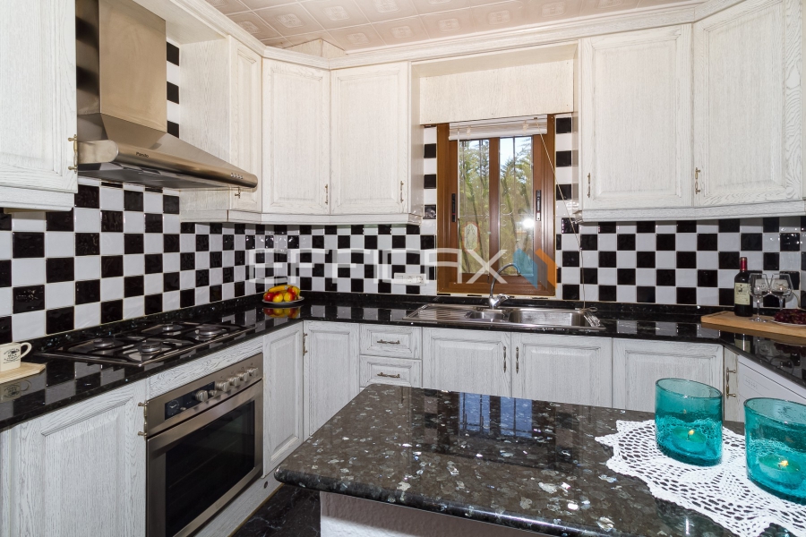 Resale - Villa - Torrevieja  - San Luis