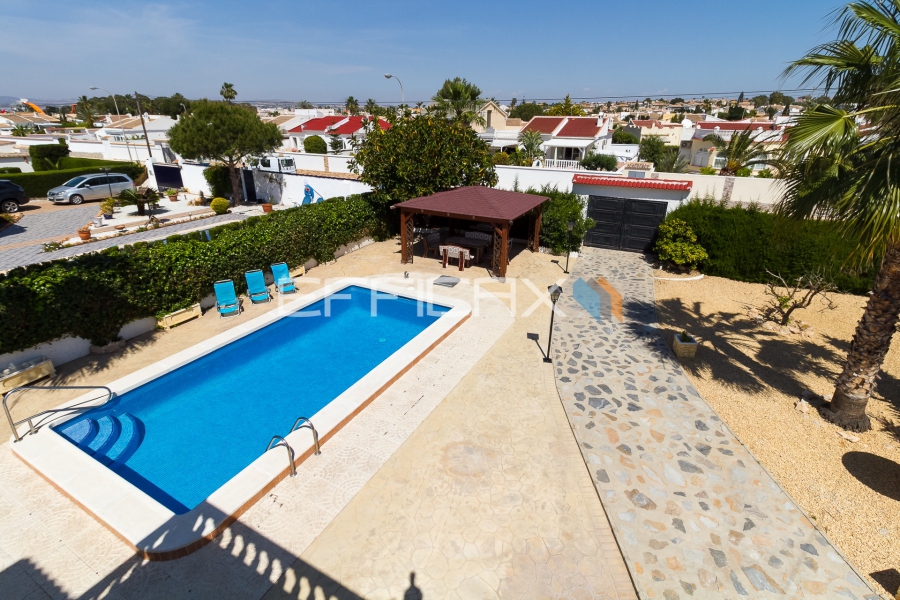Resale - Villa - Torrevieja  - San Luis