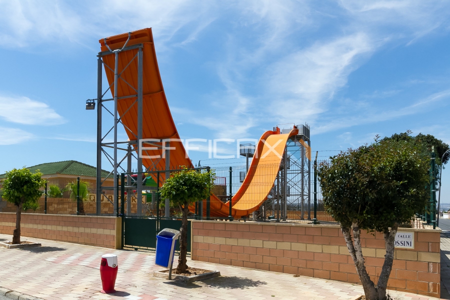 Resale - Villa - Torrevieja  - San Luis