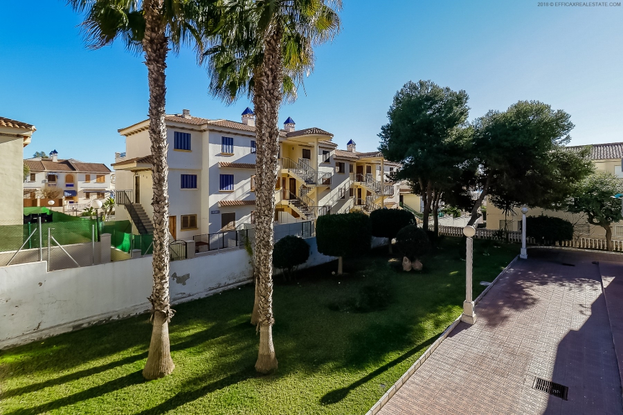 Resale - Apartment/Bungalow - Torrevieja  - Lomas del Mar