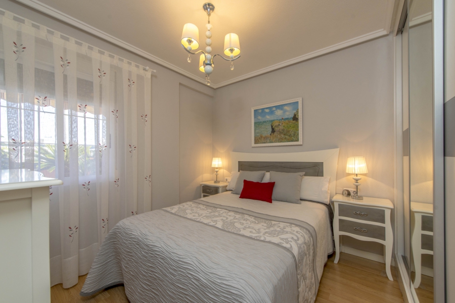Resale - Apartamento/Bungalow - Torrevieja  - La Veleta