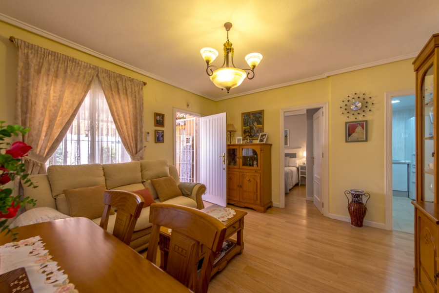 Resale - Apartamento/Bungalow - Torrevieja  - La Veleta