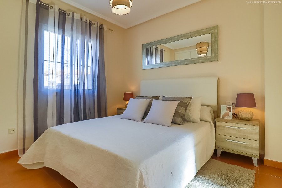 Resale - Duplex / Adosado - Torrevieja  - Aguas Nuevas