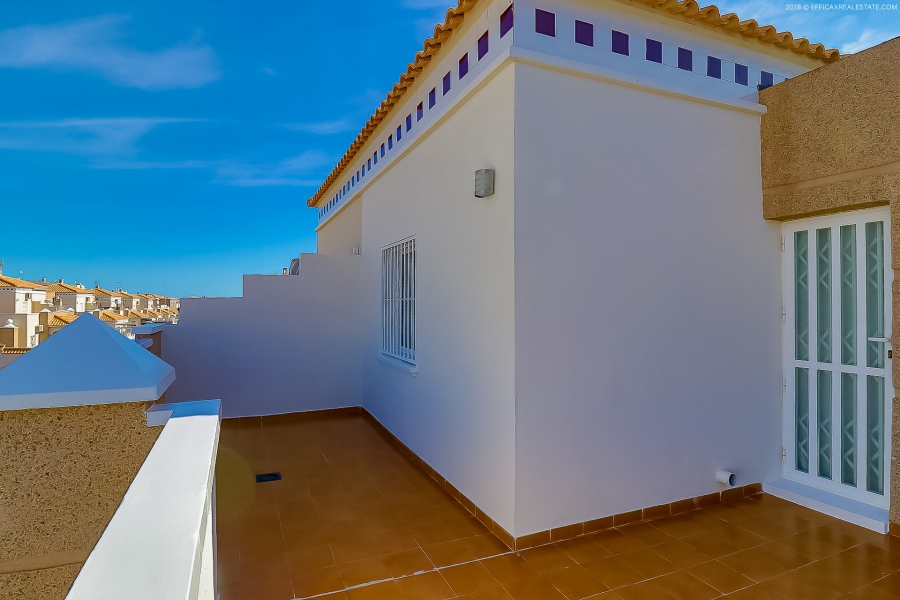 Resale - Duplex / Adosado - Torrevieja  - Aguas Nuevas