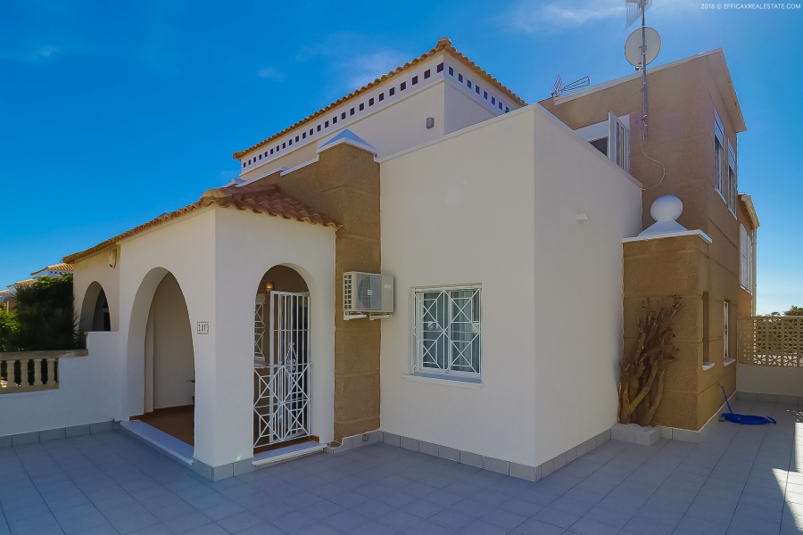 Resale - Duplex / Adosado - Torrevieja  - Aguas Nuevas