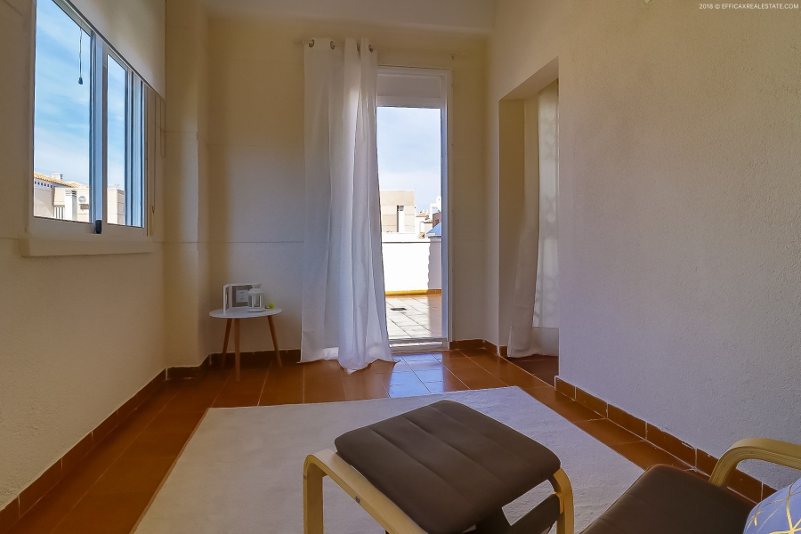 Resale - Duplex / Adosado - Torrevieja  - Aguas Nuevas
