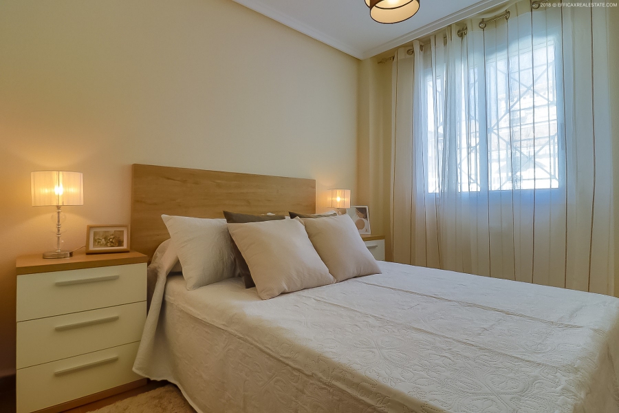 Resale - Duplex / Adosado - Torrevieja  - Aguas Nuevas