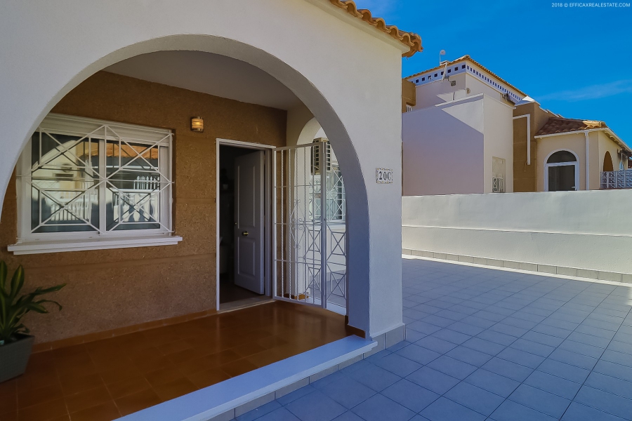 Resale - Duplex / Adosado - Torrevieja  - Aguas Nuevas