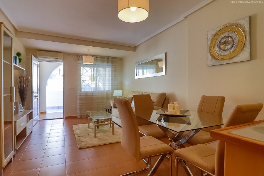 Resale - Duplex / Adosado - Torrevieja  - Aguas Nuevas