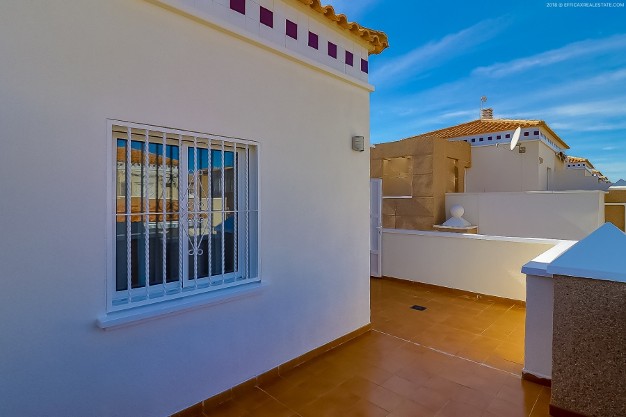 Resale - Duplex / Adosado - Torrevieja  - Aguas Nuevas