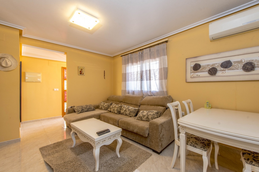 Resale - Villa - Torrevieja  - La Mata