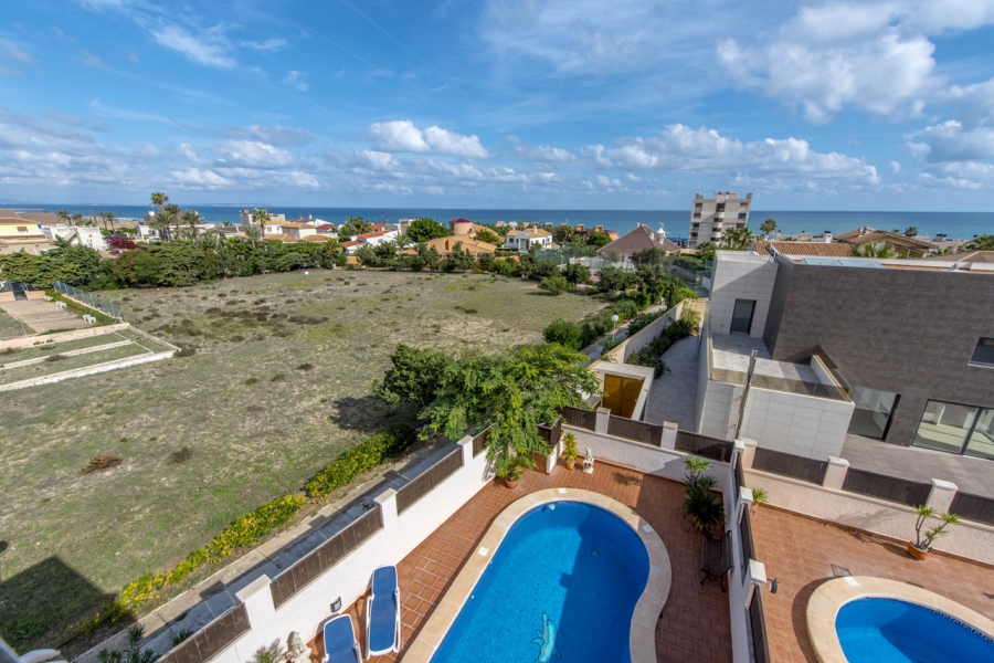 Resale - Villa - Torrevieja  - La Mata