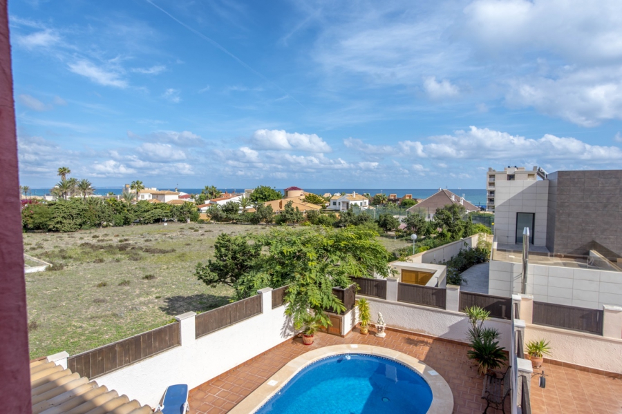 Resale - Villa - Torrevieja  - La Mata