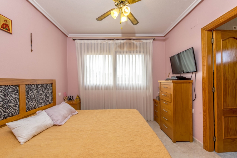 Resale - Villa - Torrevieja  - La Mata