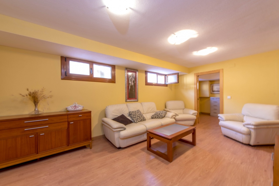 Resale - Villa - Torrevieja  - La Mata