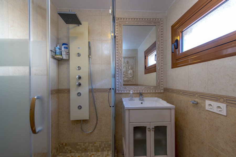 Resale - Villa - Torrevieja  - La Mata