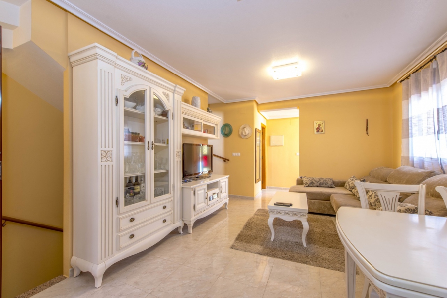 Resale - Villa - Torrevieja  - La Mata