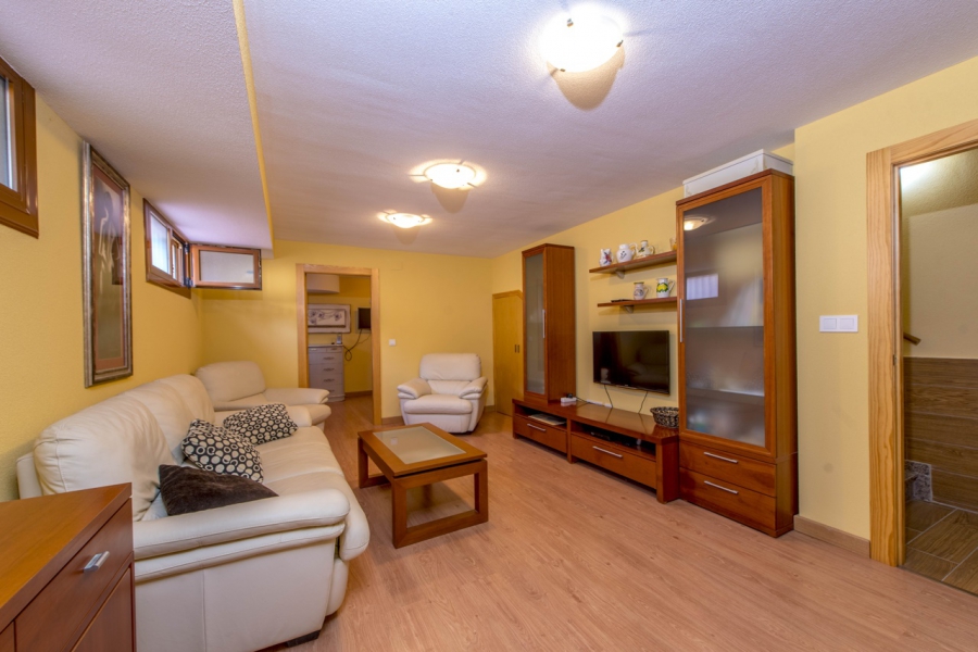 Resale - Villa - Torrevieja  - La Mata