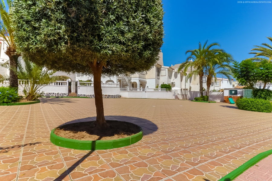 Resale - Lägenhet / Bungalow  - Torrevieja  - Lomas del Mar