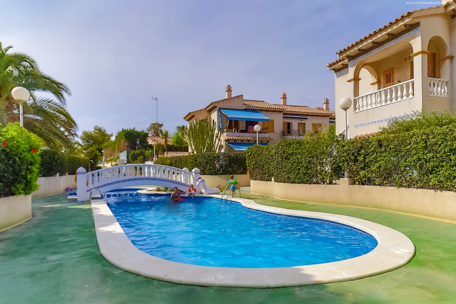 Resale - Apartamento/Bungalow - Torrevieja  - Lomas del Mar