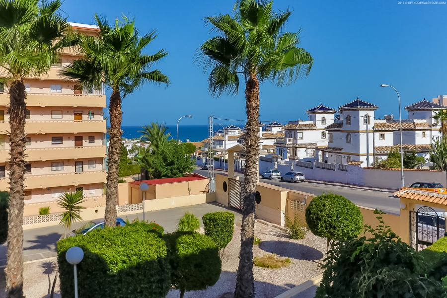 Resale - Lägenhet / Bungalow  - Torrevieja  - La Mata