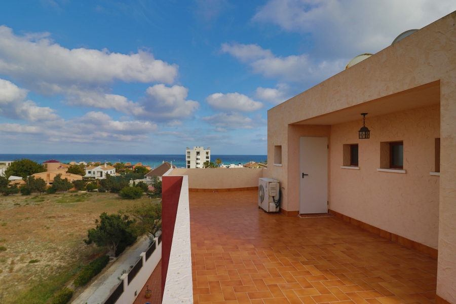 Resale - Villa - Torrevieja  - La Mata