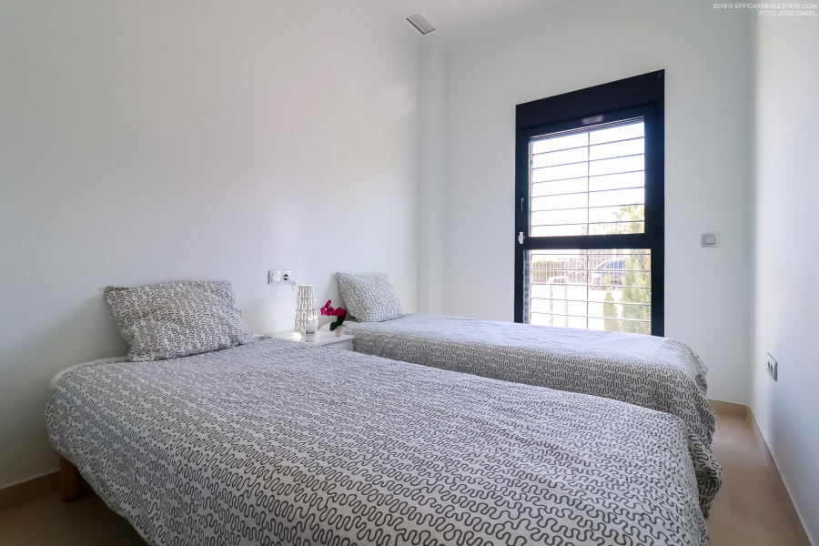 Resale - Apartamento/Bungalow - Torrevieja  - La Mata