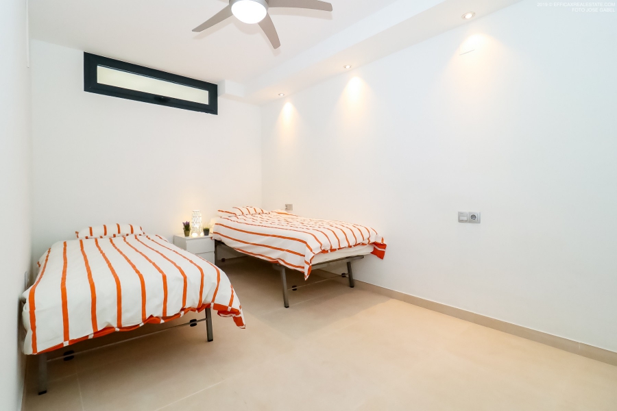 Resale - Apartamento/Bungalow - Torrevieja  - La Mata