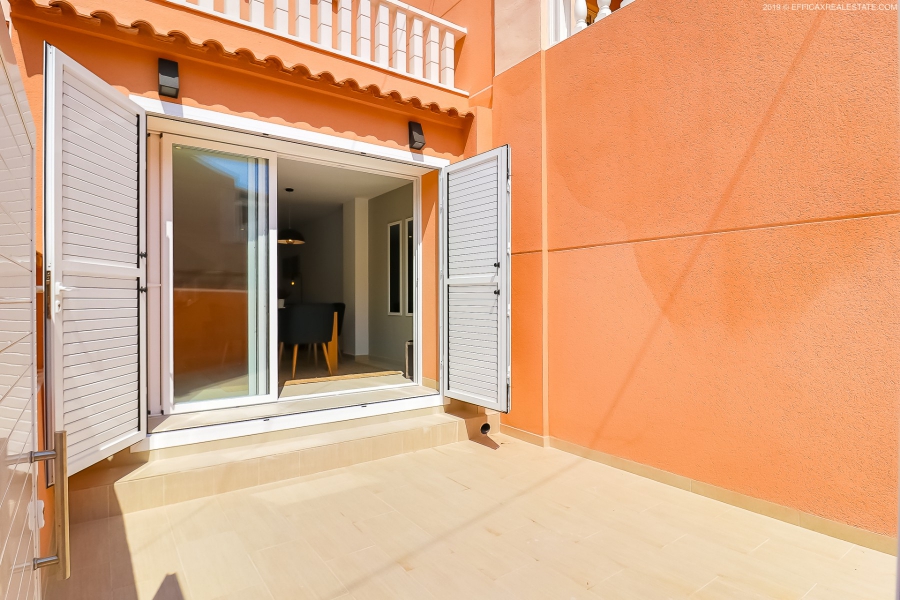 Resale - Duplex / Adosado - Torrevieja  - La Rosaleda - Los Frutales