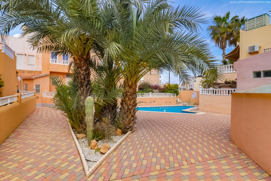 Resale - Duplex / Adosado - Torrevieja  - La Rosaleda - Los Frutales