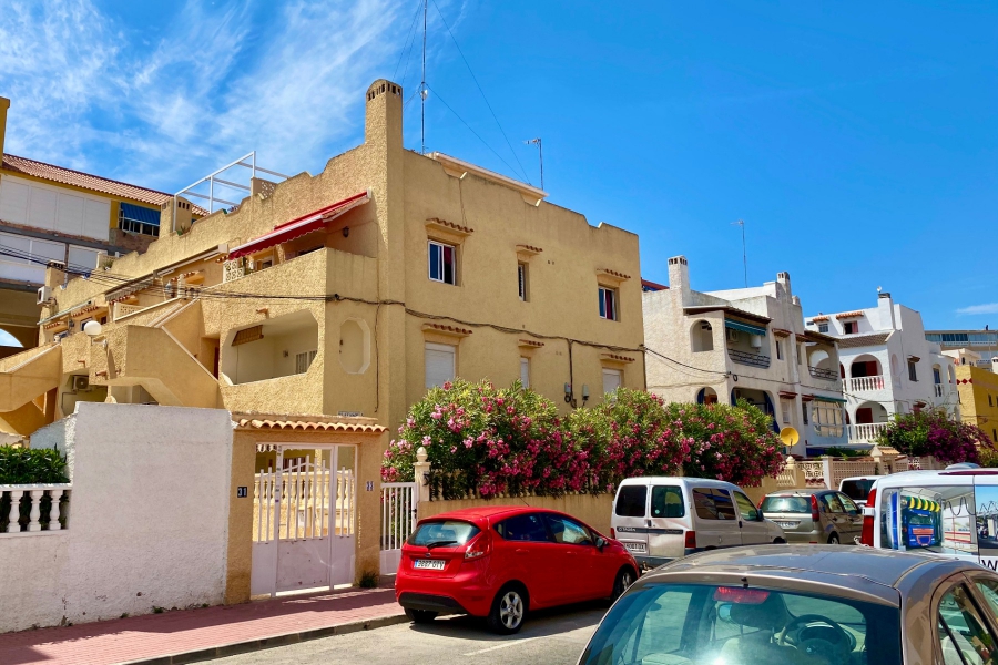 Resale - Lägenhet / Bungalow  - Torrevieja  - La Mata