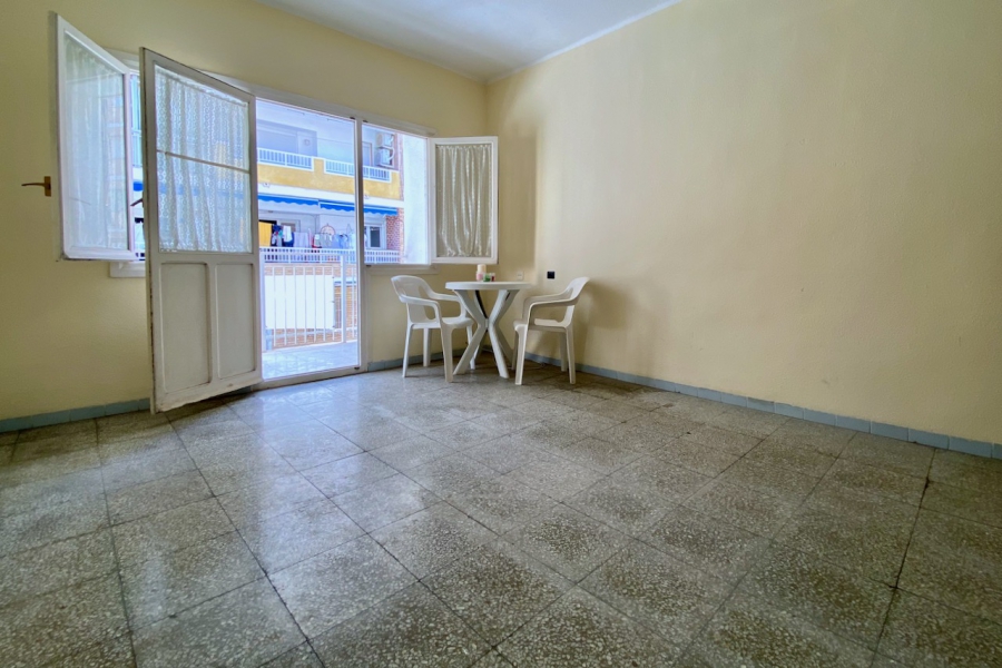 Resale - Lägenhet / Bungalow  - Torrevieja  - Center