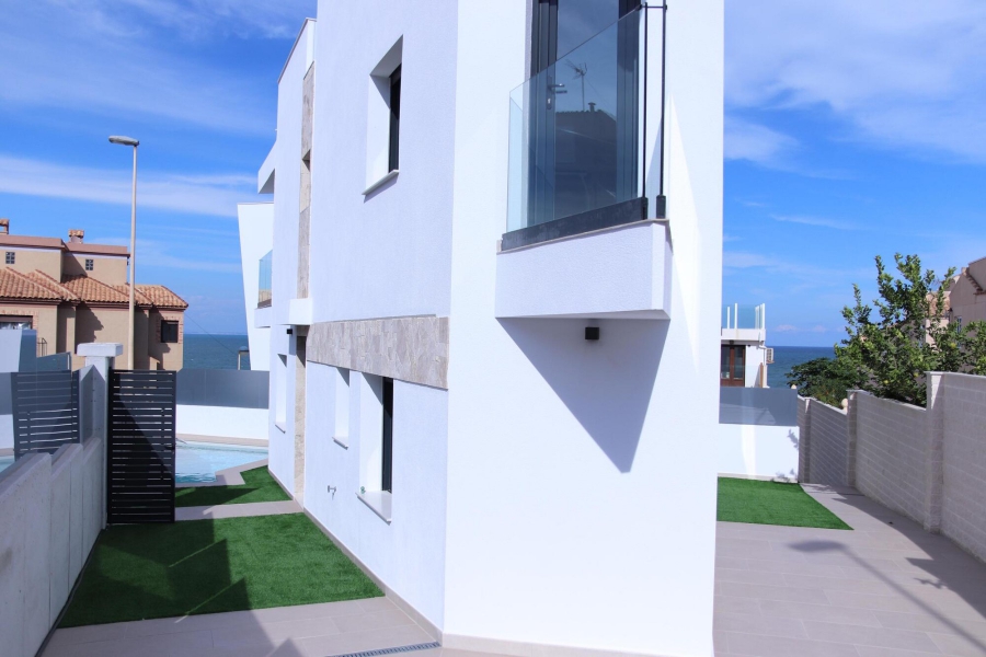 New Build - Villa / Semi detached - Torrevieja  - La Mata