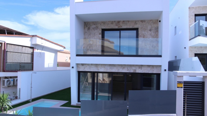 Villa / Semi detached - New Build - Torrevieja  - La Mata