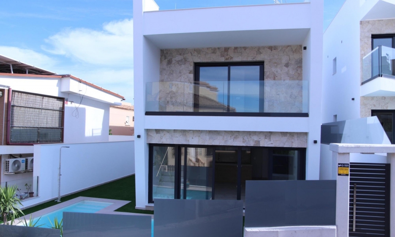 Villa / Semi-adosado - Nueva construcción  - Torrevieja  - La Mata