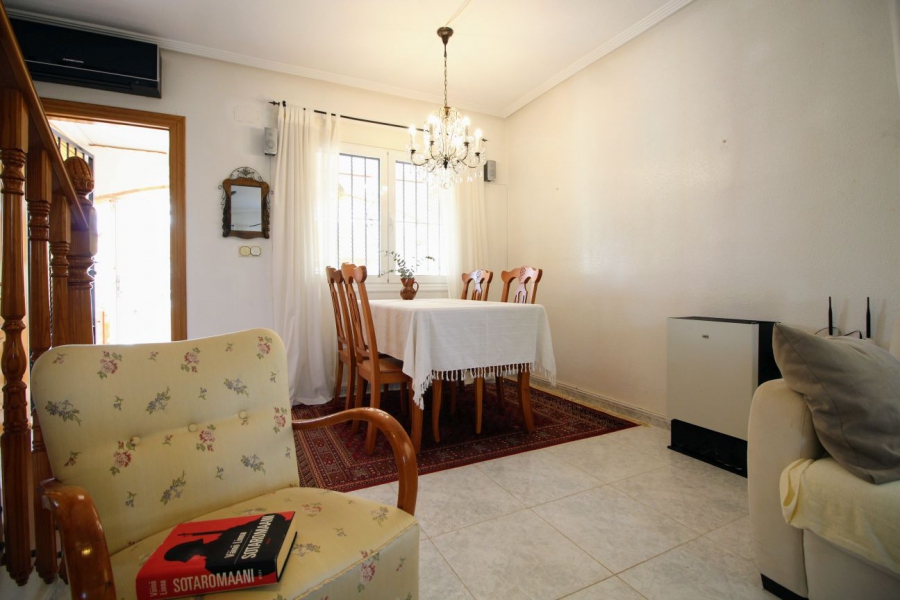 Resale - Villa - Torrevieja  - Los Balcones