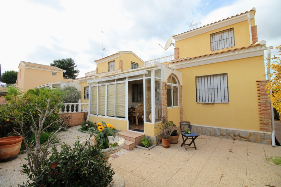 Resale - Villa - Torrevieja  - Los Balcones