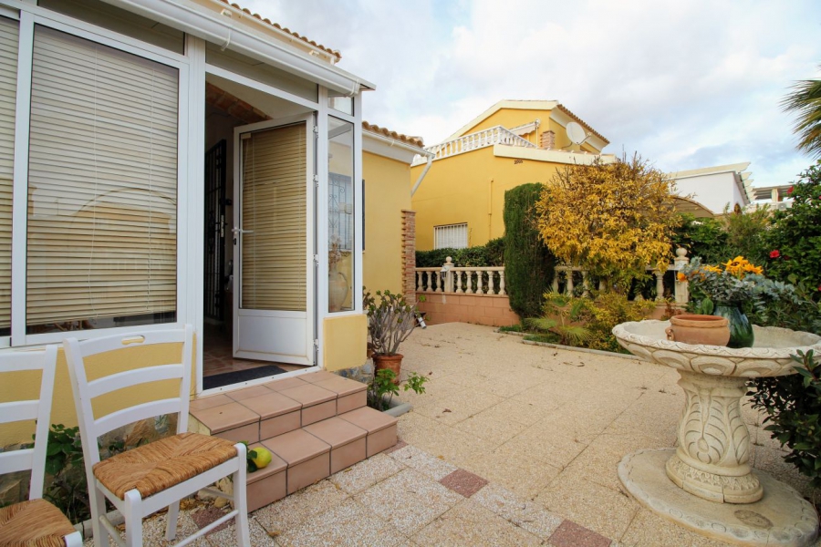 Resale - Villa - Torrevieja  - Los Balcones
